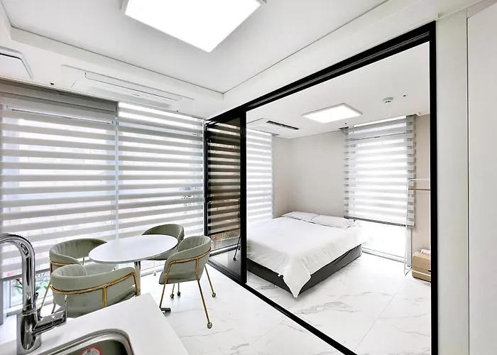 Apartament 2 Filled With Sunlight Seul