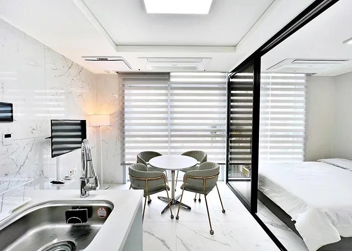 2 Filled With Sunlight Apartament *